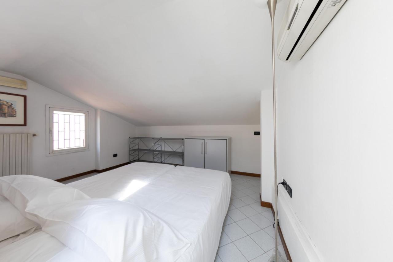 Ferienwohnung Bologna'S Way Sguardo Sui Tetti Exterior foto